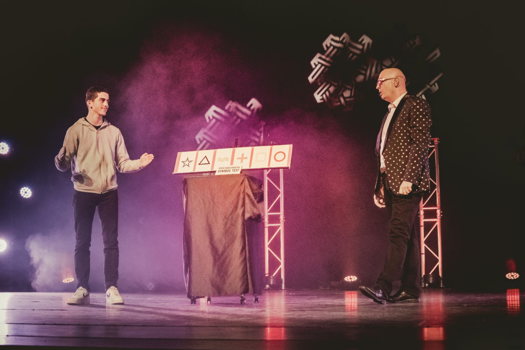 01042023-sans titre-112Spectacle Illusion svg+xml;charset=utf