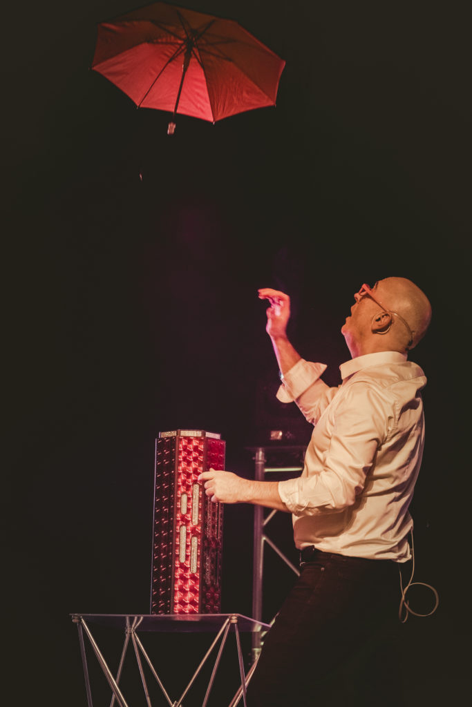 01042023-sans titre-177Spectacle Illusion svg+xml;charset=utf