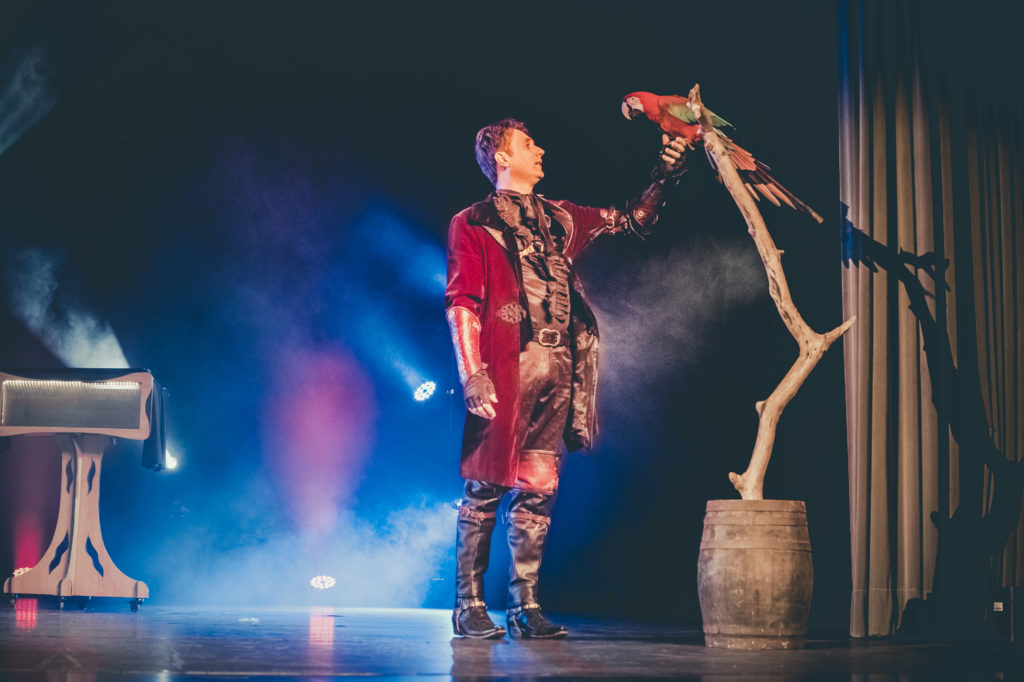 01042023-sans titre-226Spectacle Illusion svg+xml;charset=utf