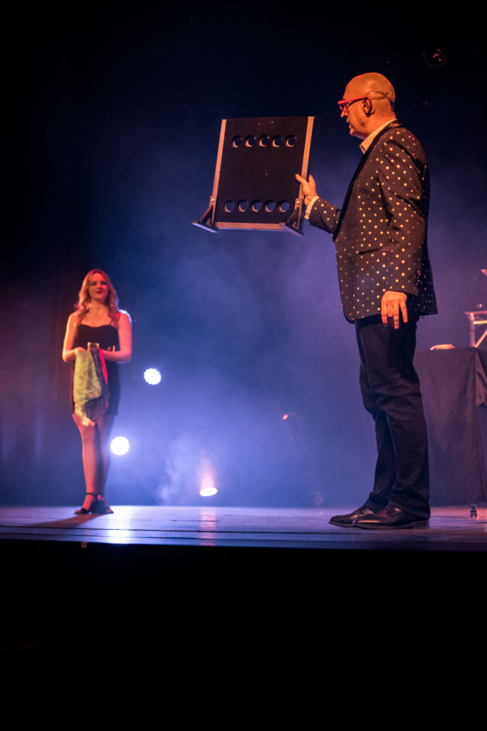 01042023-sans titre-79Spectacle Illusion svg+xml;charset=utf