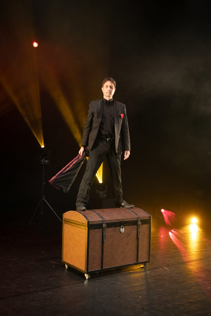 1Y1A1630 svg+xml;charset=utf