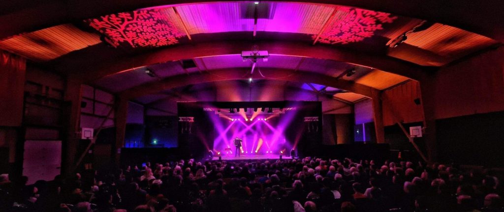 Plein vol show 1 svg+xml;charset=utf