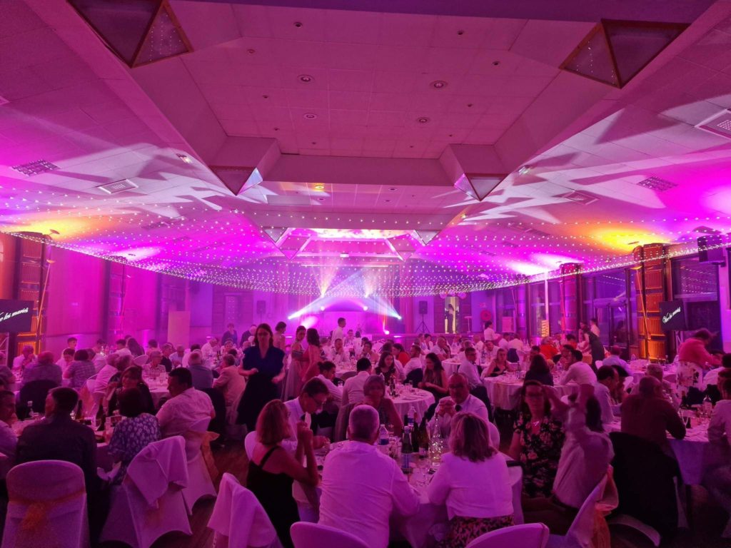 déco salle rose Plein Vol 2 svg+xml;charset=utf