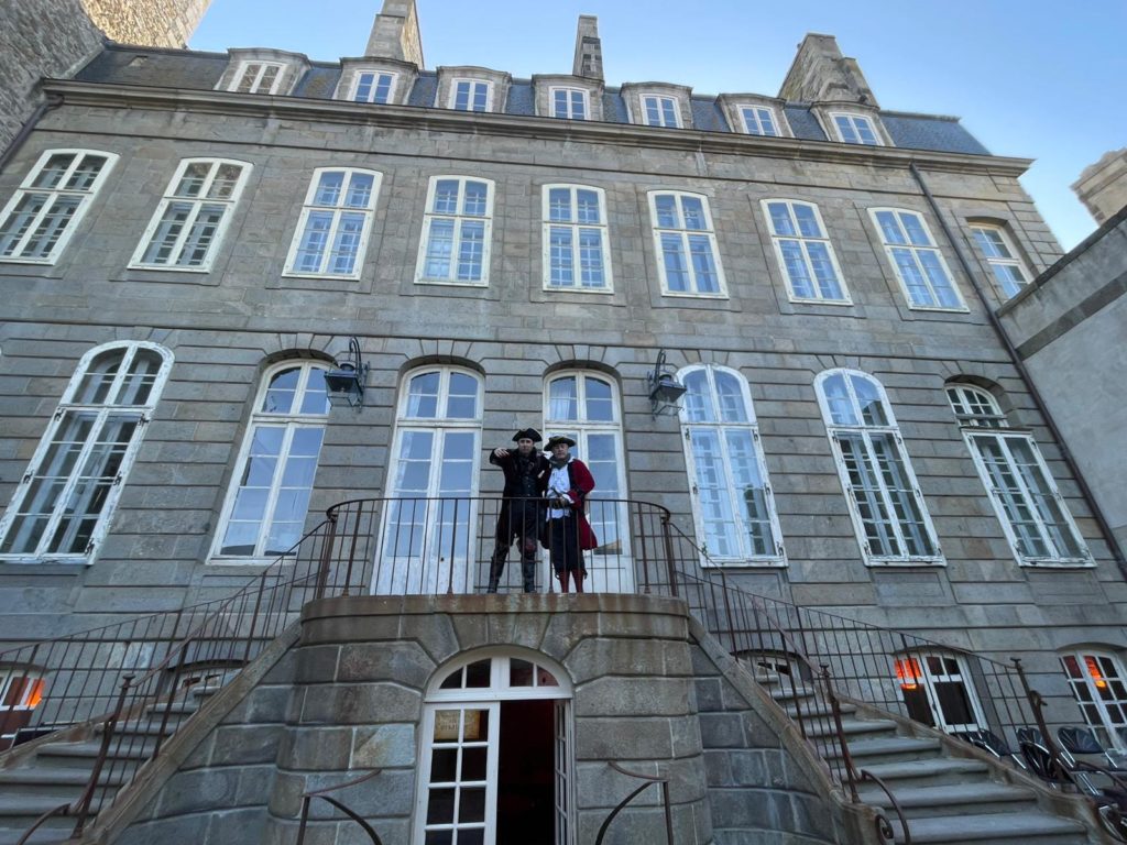 magicien à saint malo bretagne svg+xml;charset=utf