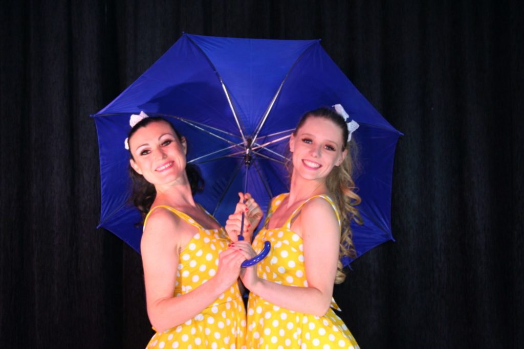 Cabaret Malices 2 svg+xml;charset=utf