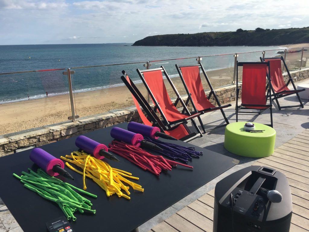 Quizz-et-bulles-1-scaled svg+xml;charset=utf