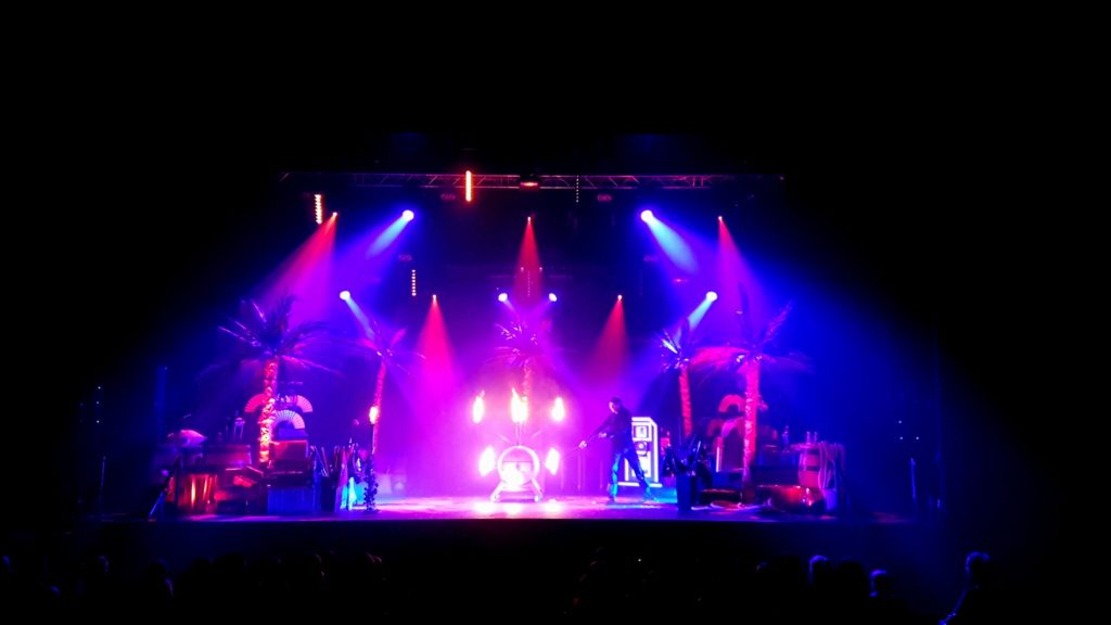 spectacle noel adulte et enfant pirate svg+xml;charset=utf