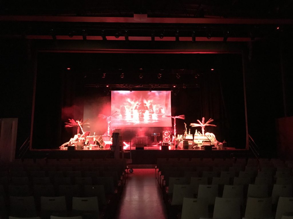 spectacle noel adulte et enfant pirate (10) svg+xml;charset=utf