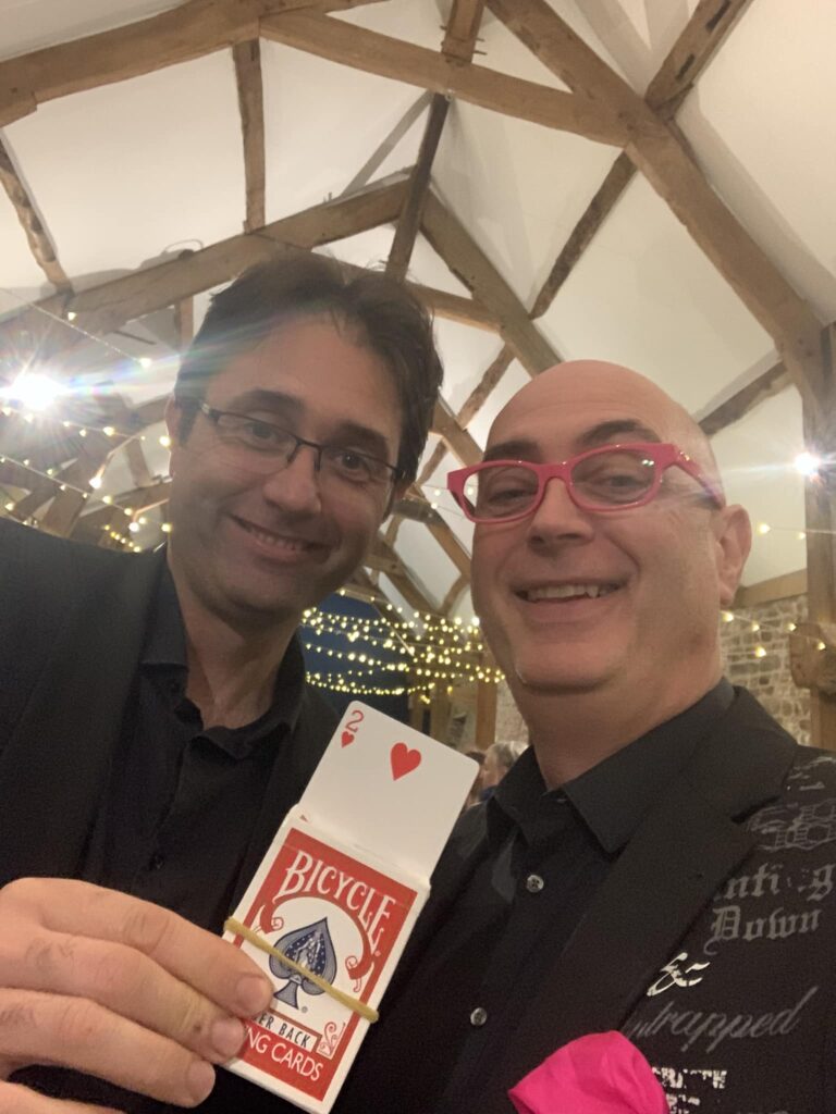 Lionel Et Vincent en mode Magie Close-u svg+xml;charset=utf