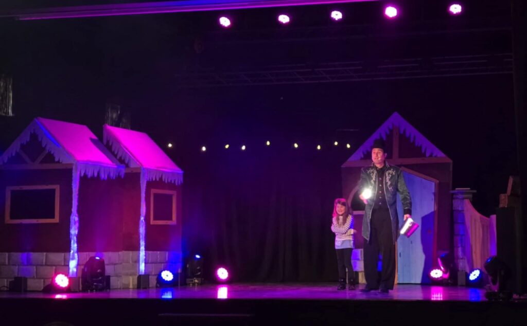 Les Lutins Malins - Magie - Spectacle de Noël 7 svg+xml;charset=utf