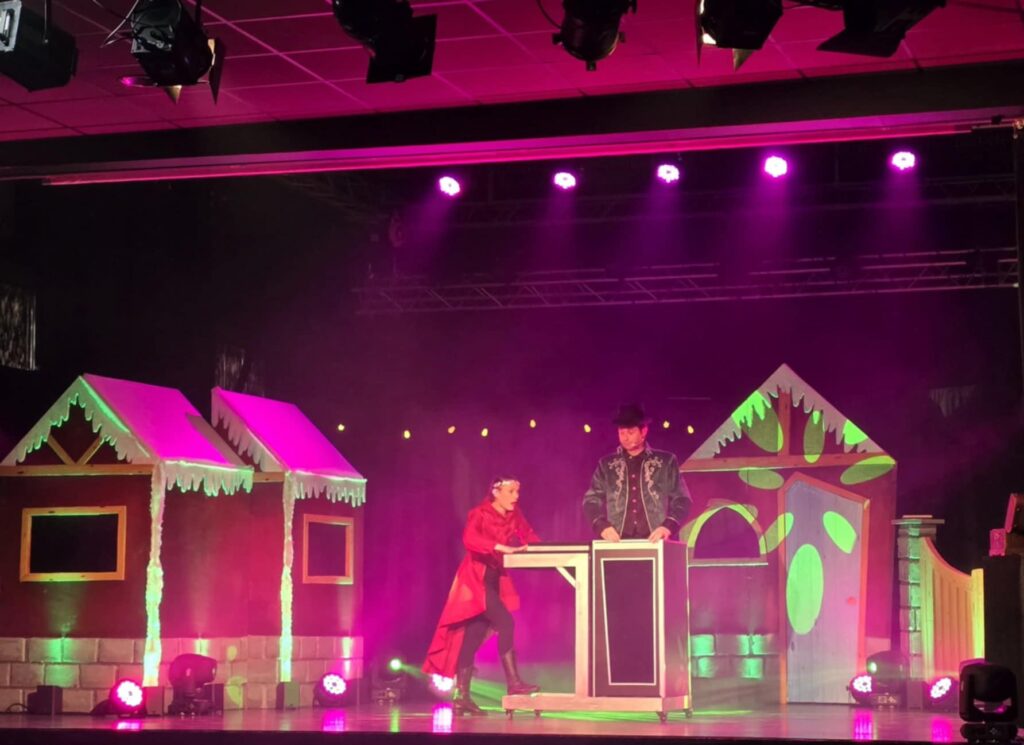 Les Lutins Malins - Magie - Spectacle de Noël 9 svg+xml;charset=utf