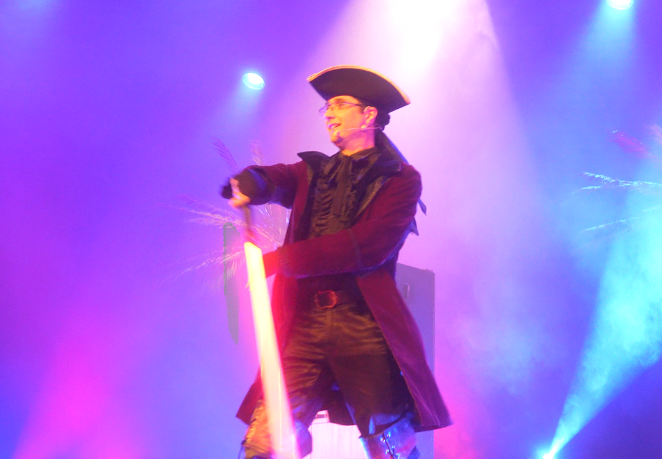 Spectacle Pirate Perroquet - Plein Vol 8 svg+xml;charset=utf