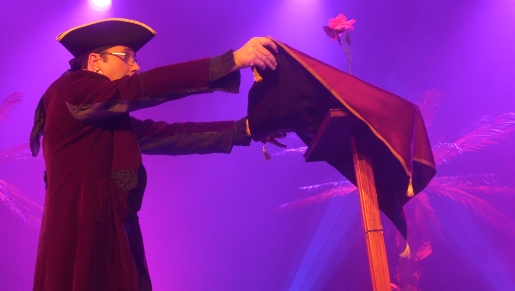 Spectacle Pirate enfant plein vol 13 svg+xml;charset=utf