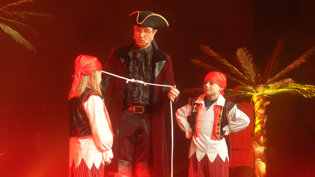 Spectacle Pirate enfant plein vol 21 svg+xml;charset=utf