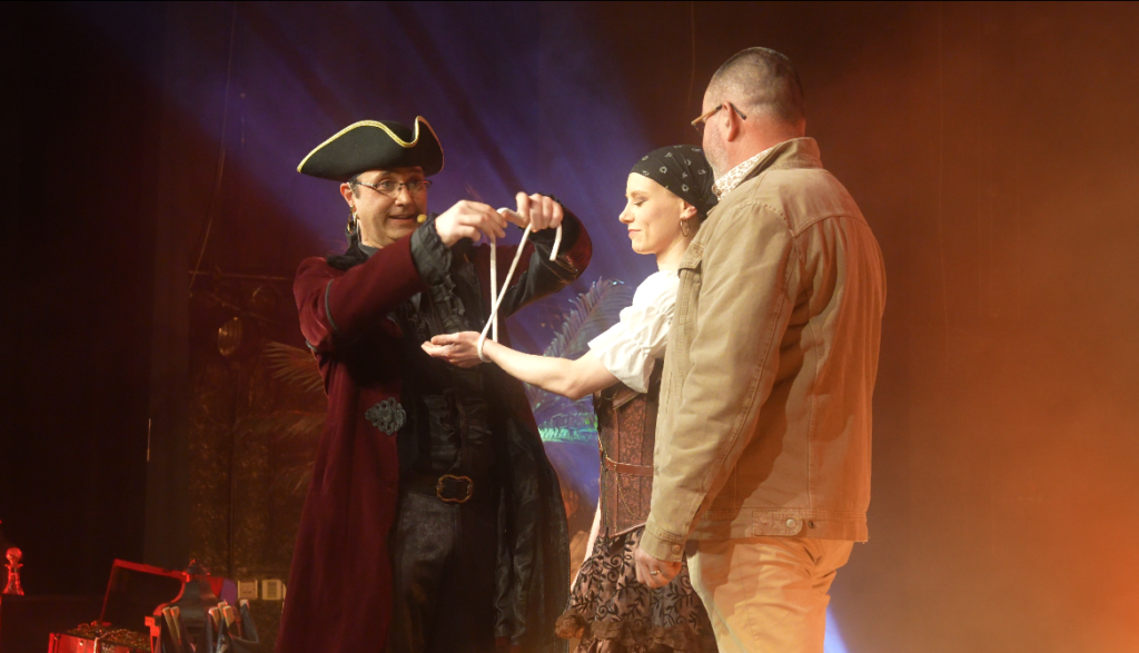 Spectacle Pirate enfant plein vol 27 svg+xml;charset=utf