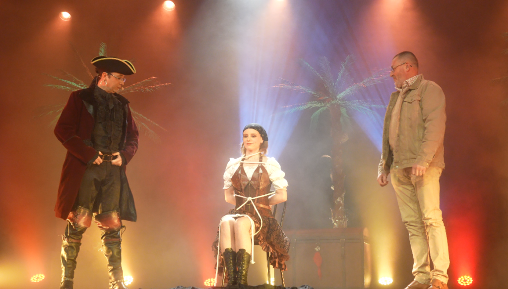 Spectacle Pirate enfant plein vol 30 svg+xml;charset=utf