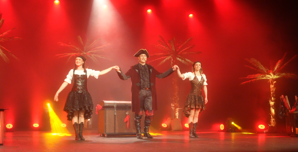 Spectacle Pirate enfant plein vol 74 svg+xml;charset=utf