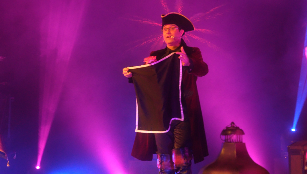 Spectacle Pirate enfant plein vol 8 svg+xml;charset=utf