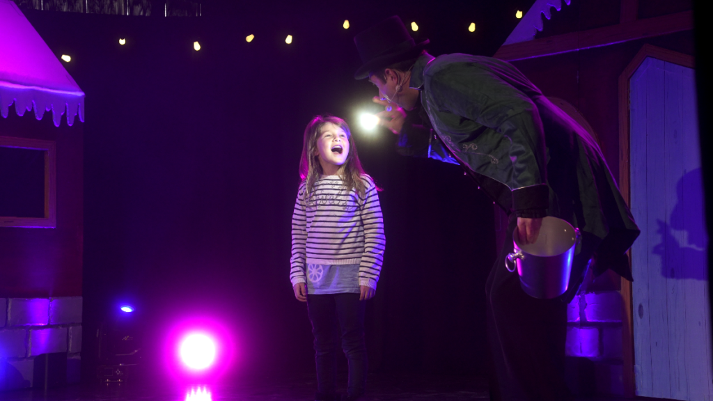 Spectacle les lutins enfant 10 svg+xml;charset=utf