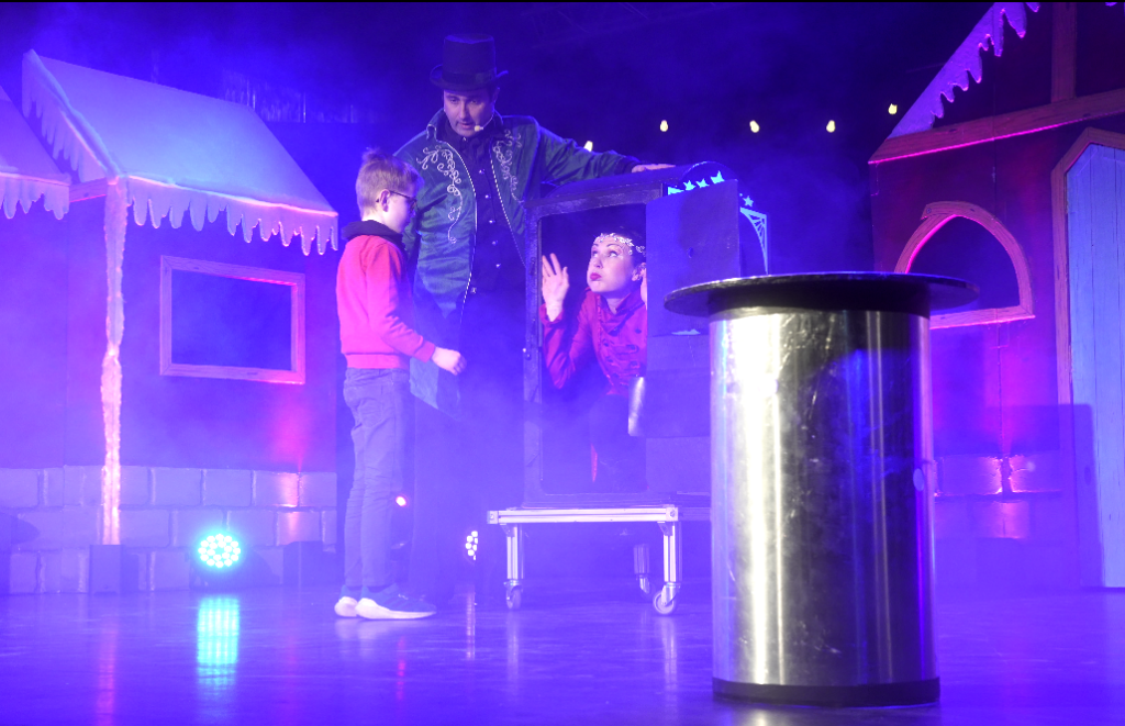 Spectacle les lutins enfant 14 svg+xml;charset=utf