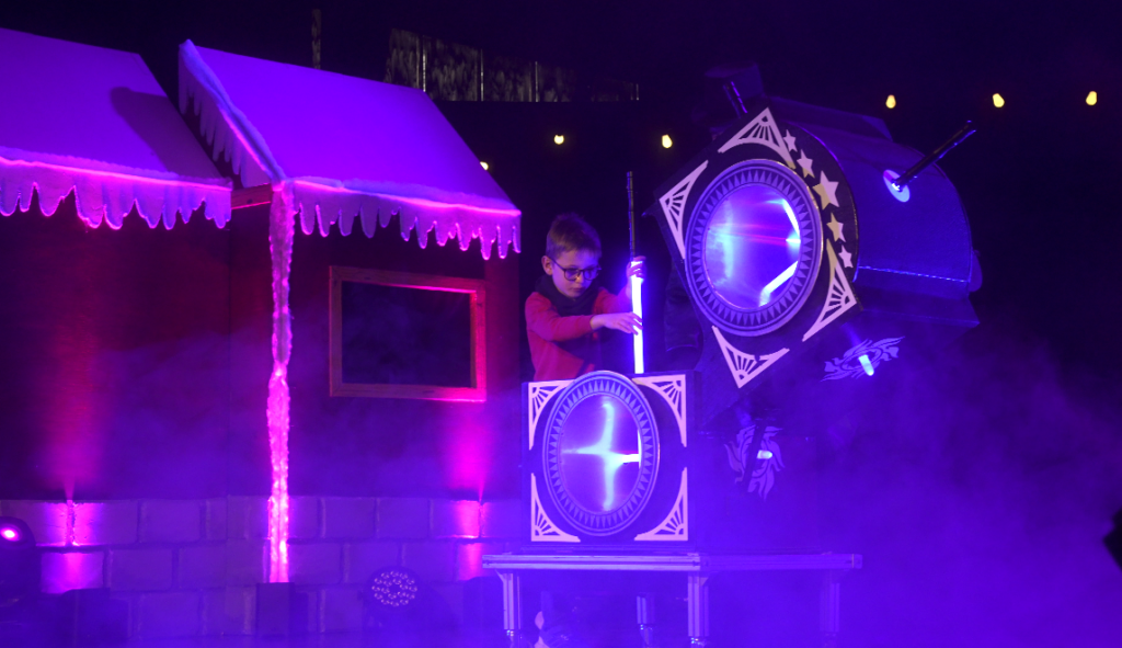 Spectacle les lutins enfant 19 svg+xml;charset=utf