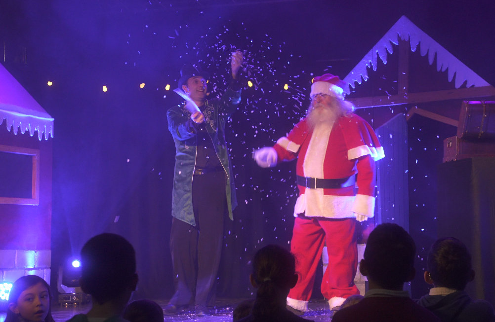 Spectacle les lutins enfant 38 svg+xml;charset=utf