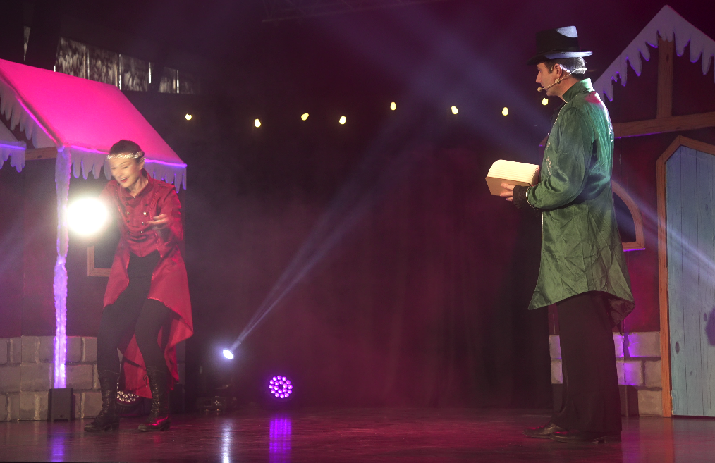 Spectacle les lutins enfant 4 svg+xml;charset=utf