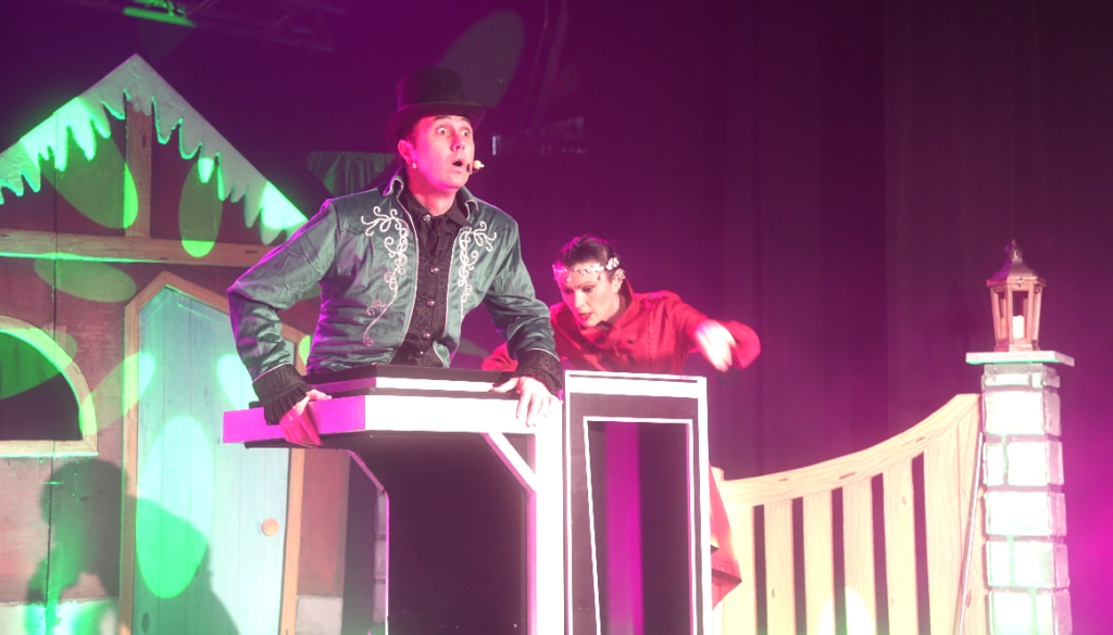 Spectacle les lutins enfant 5 svg+xml;charset=utf