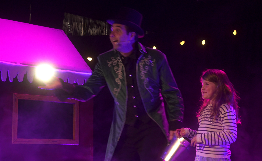 Spectacle les lutins enfant 8 svg+xml;charset=utf