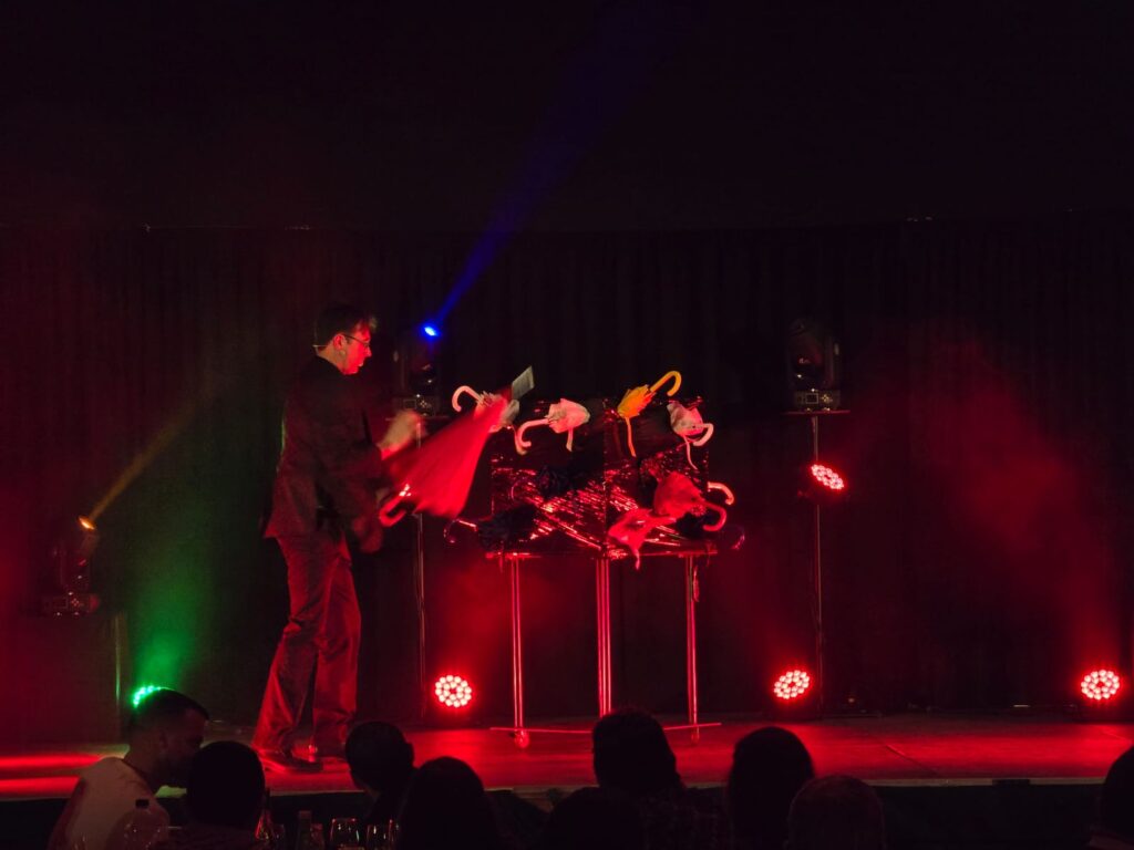 Magic'Show - Plein Vol - Spectacle 15 svg+xml;charset=utf