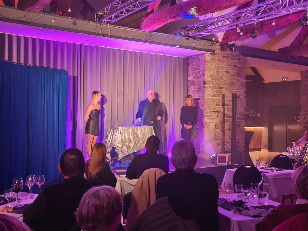 Malice-academy One man Show Magique 18 svg+xml;charset=utf