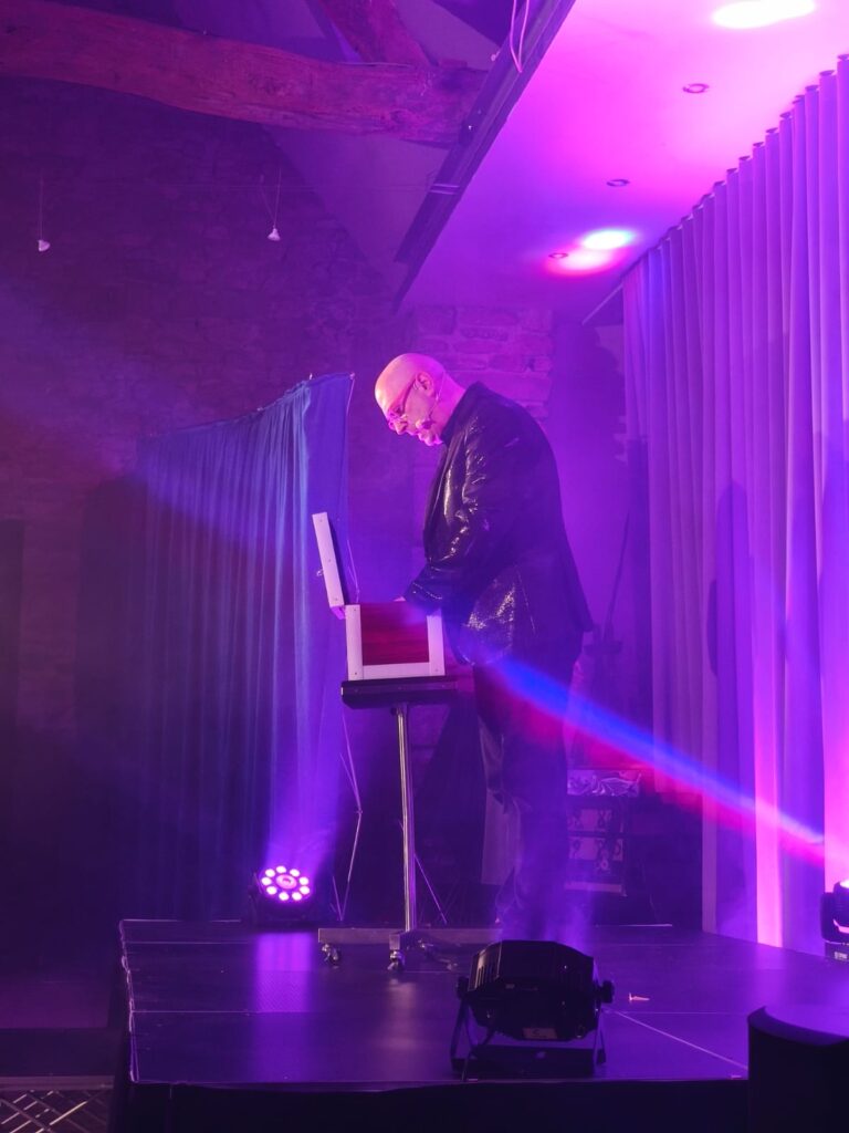 Malice-academy One man Show Magique 31 svg+xml;charset=utf