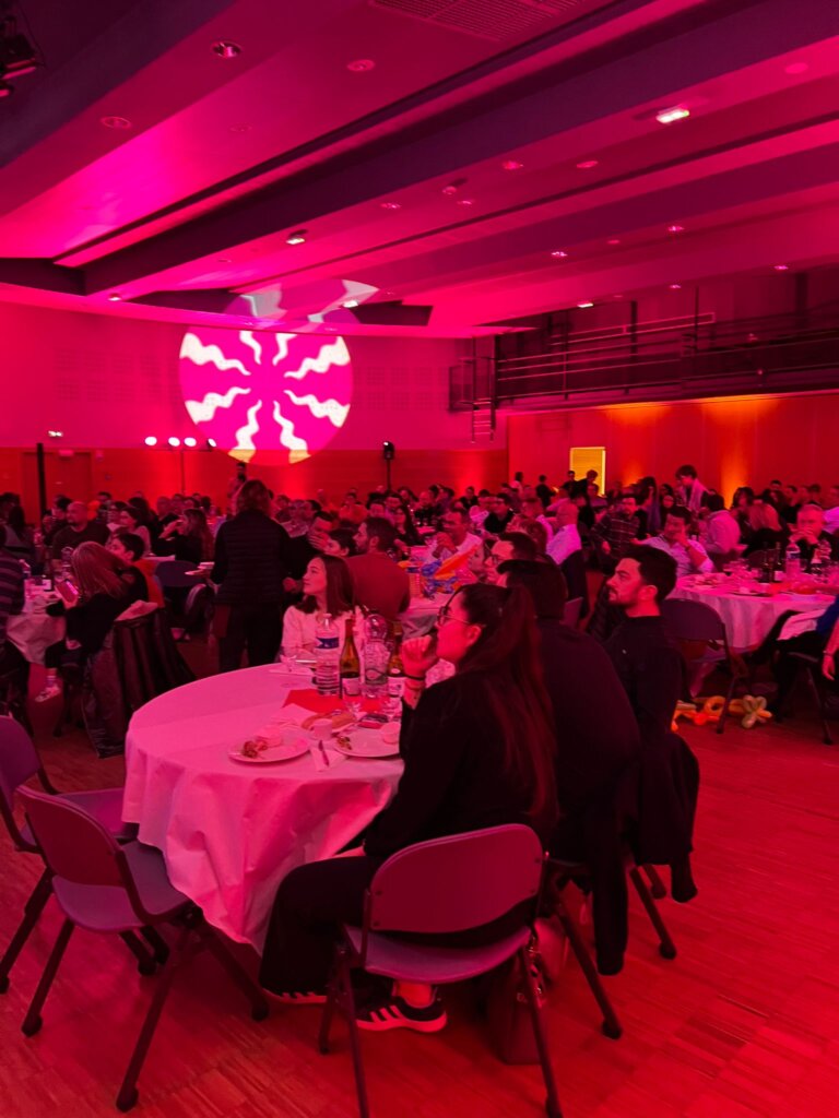 A Vous De Jouer - Plein Vol - Malice academy 3 svg+xml;charset=utf