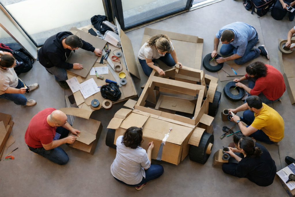 Voiture Carton - Plein Vol Préparation et construction svg+xml;charset=utf